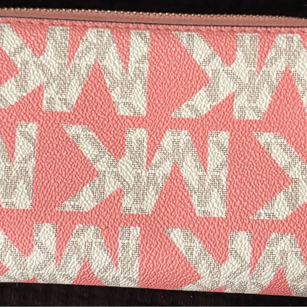 Michael Kors Pink and White MK Cosmetic Bag - Picture 4 of 4